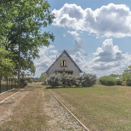 Holiday home Maison Berylune - Maison 2 Chambres Avec Parking Et Jardin Abrest