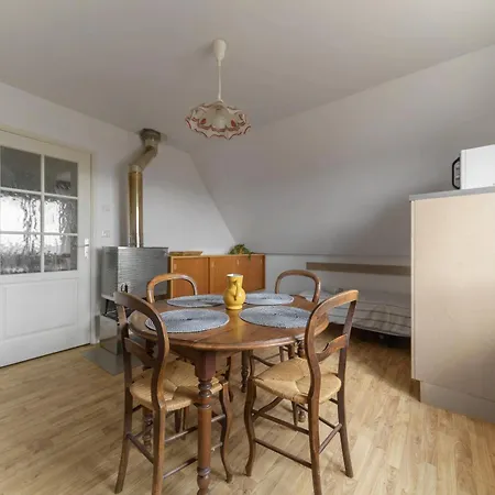 Maison Berylune - Maison 2 Chambres Avec Parking Et Jardin Abrest
